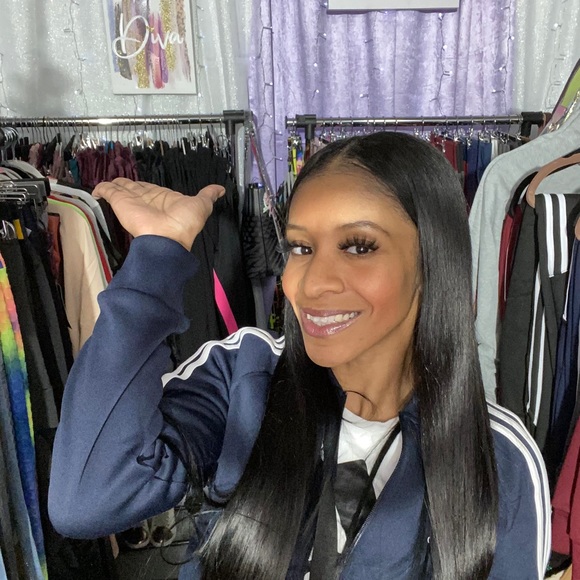 Meet Your Posher, Lydia! ❤️ - Picture 4 of 9